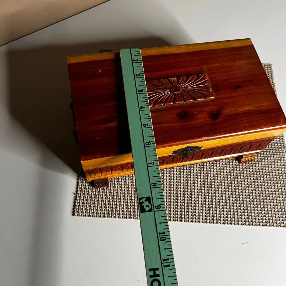 Vintage Hand‎ Carved Cedar Wood Jewelry Box Keepsake Chest Footed Latch 1950s